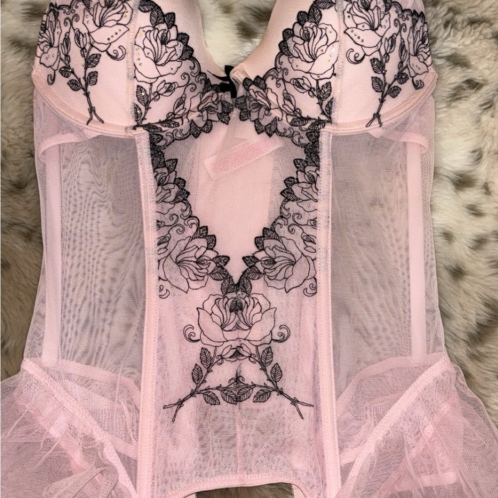 Victoria's Secret Pink and Black Lace Bra